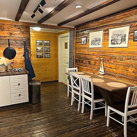 Astra Whale - Waterfront Boutique Hostel In Lofoten Hotel
